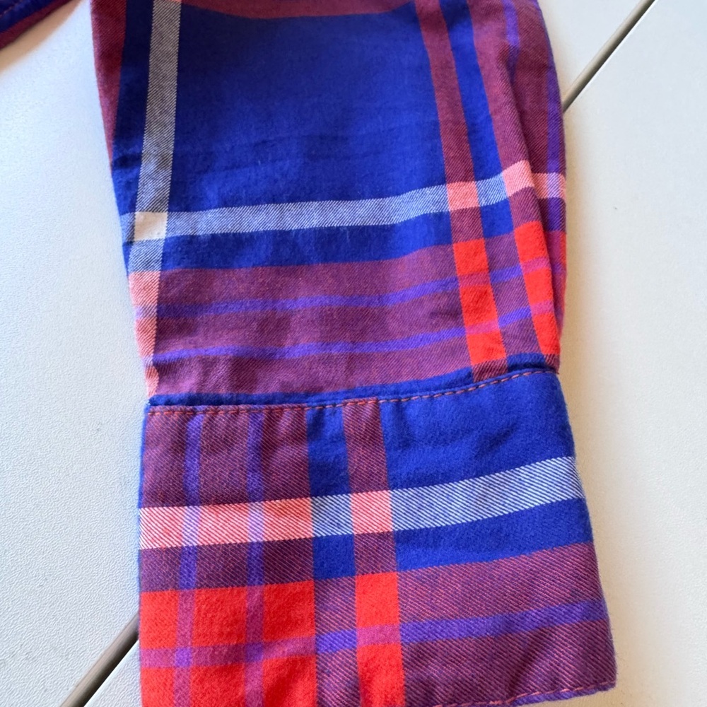 The North Face Plaid Button Down Women’s Shirt - Picture 6 of 6